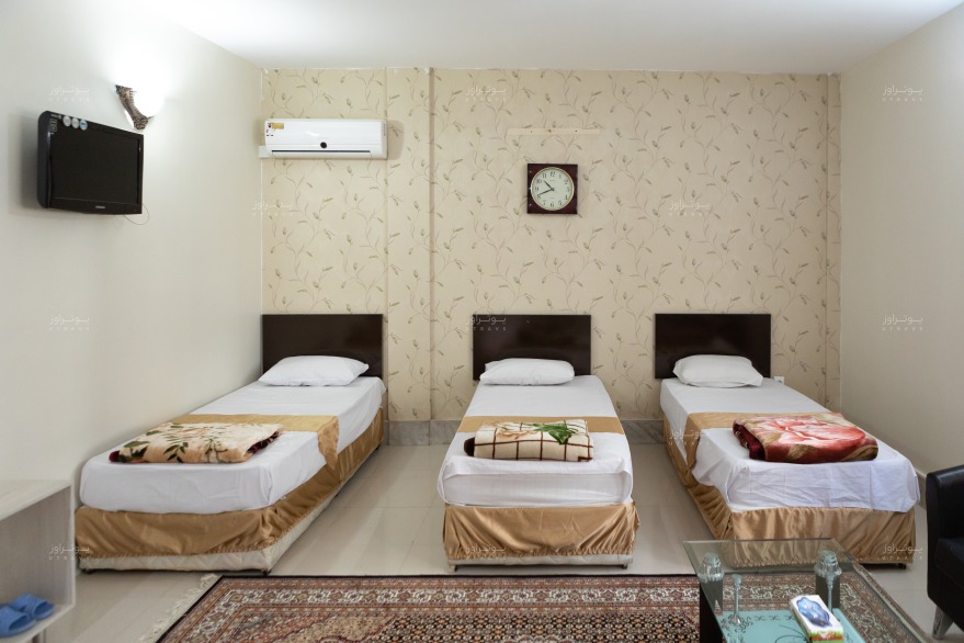 اتاق سه تخته هتل شهریار مشهد